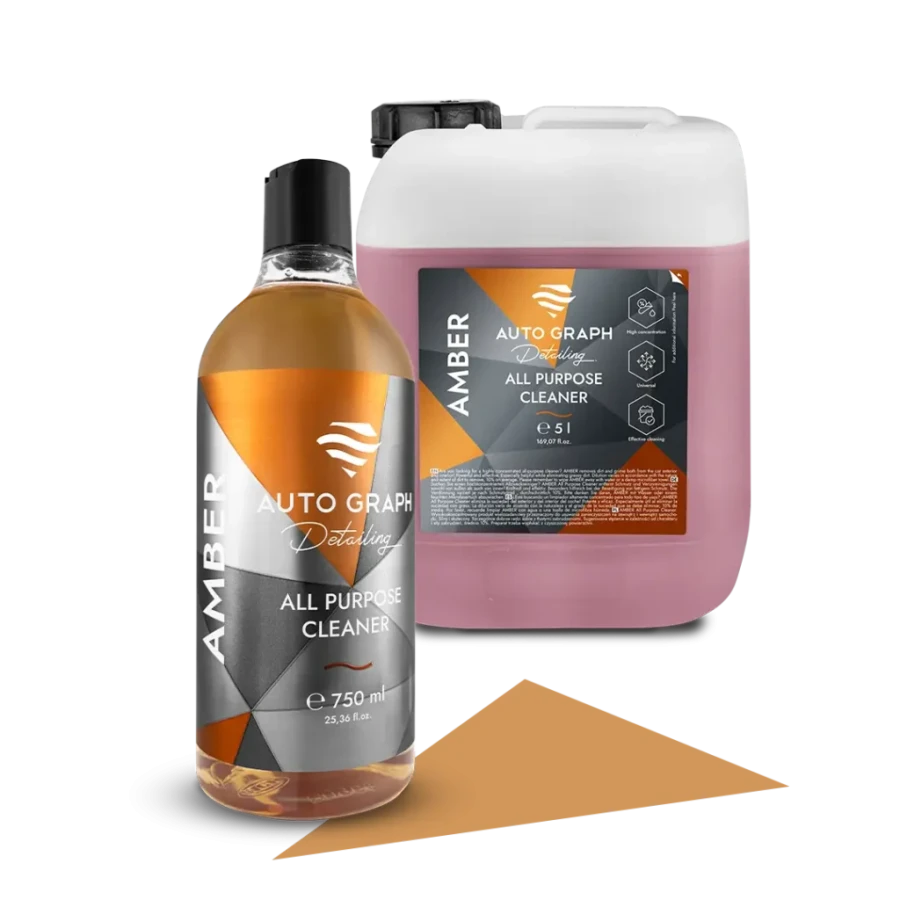 AMBER All Purpose Cleaner, butelka 750 ml obok kanistra 5 l na białym tle
